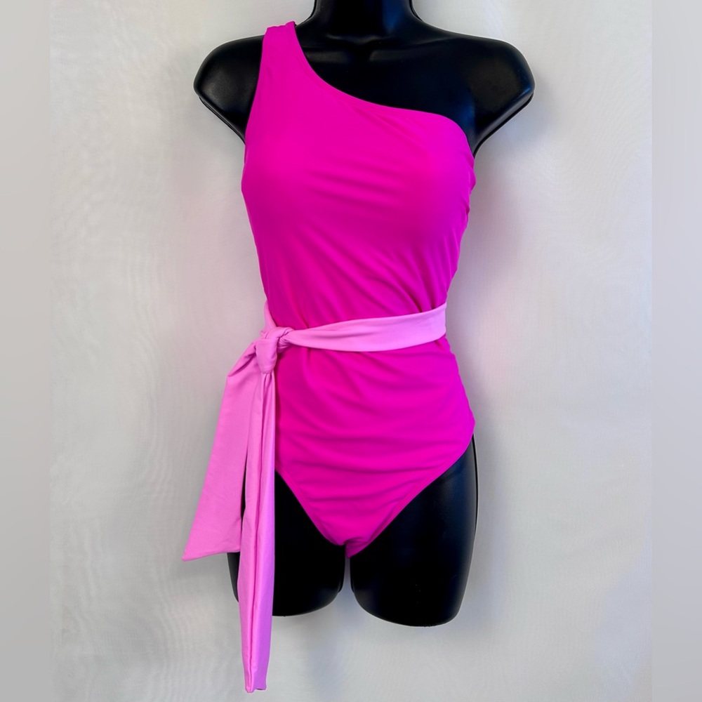 New Women’s One Shoulder Pink Belted One Piece Swimsuit / Size medium